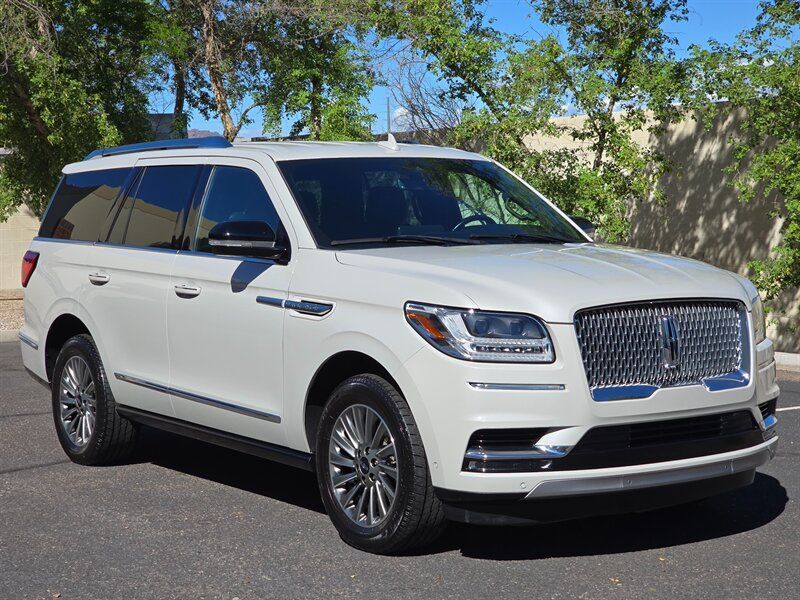 Used 2021 Lincoln Navigator 4WD image 2