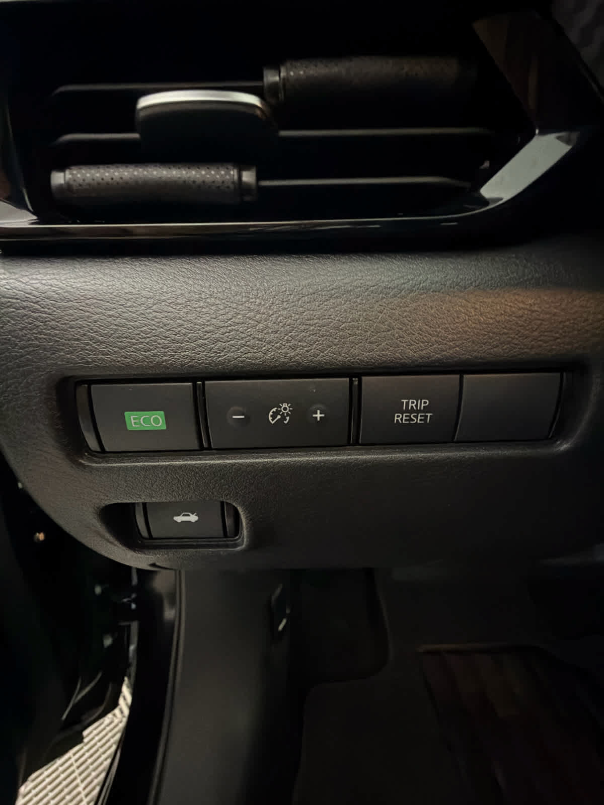 Used 2025 Nissan Sentra SV FWD image 22