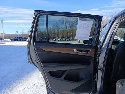 Used 2024 Volkswagen Atlas SE image 25