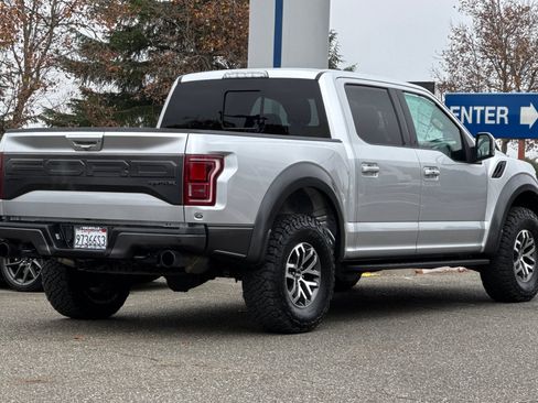 Certified 2018 Ford F150 Raptor w/ Equipment Group 802A Luxury image 4