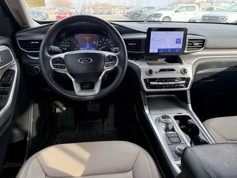 Used 2023 Ford Explorer XLT w/ Equipment Group 202A image 11