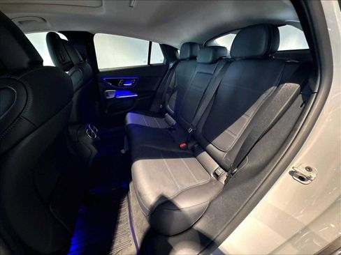 Used 2025 Mercedes-Benz GLC 300 4MATIC image 31