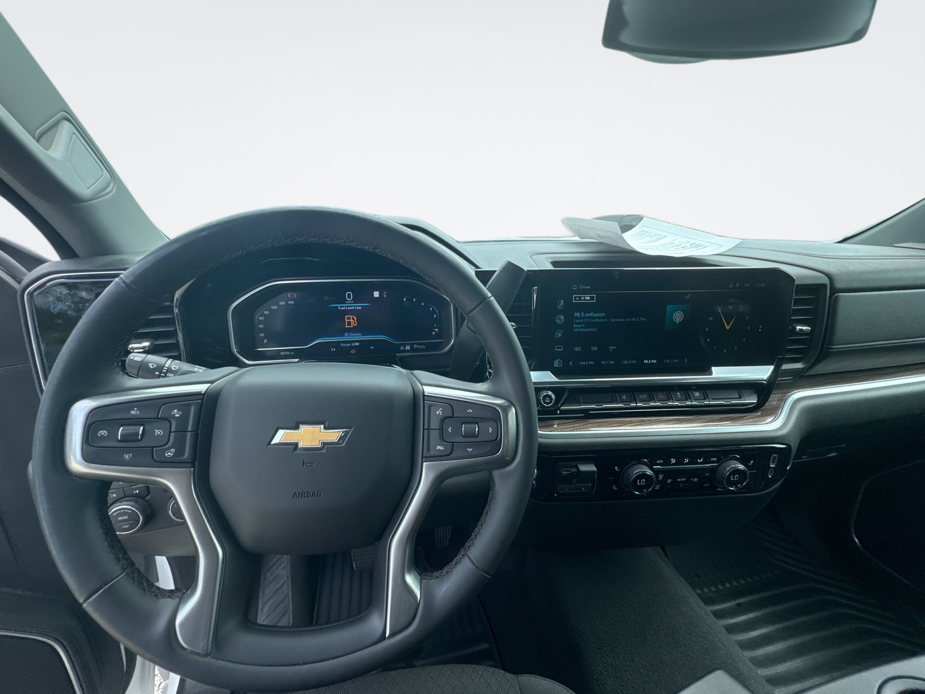 Used 2025 Chevrolet Silverado 2500 LT w/ Convenience Package AWD/4WD image 16