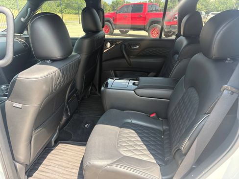 Used 2024 INFINITI QX80 Sensory AWD/4WD image 7