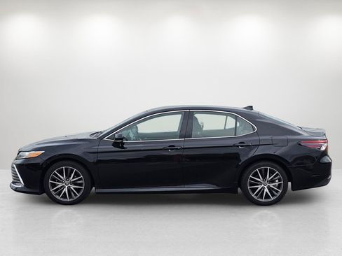 Used 2022 Toyota Camry XLE w/ Carpet Mat Package (TMS) FWD image 8