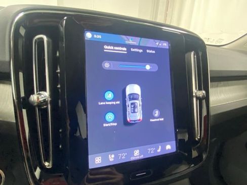 Certified 2025 Volvo XC40 B5 Plus AWD/4WD image 21