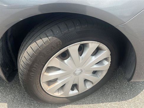 Used 2016 Nissan Versa FWD image 10