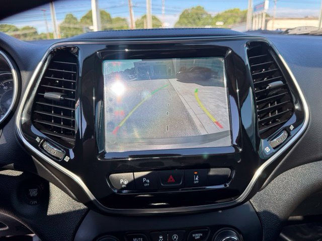 Used 2021 Jeep Cherokee Limited AWD/4WD image 16