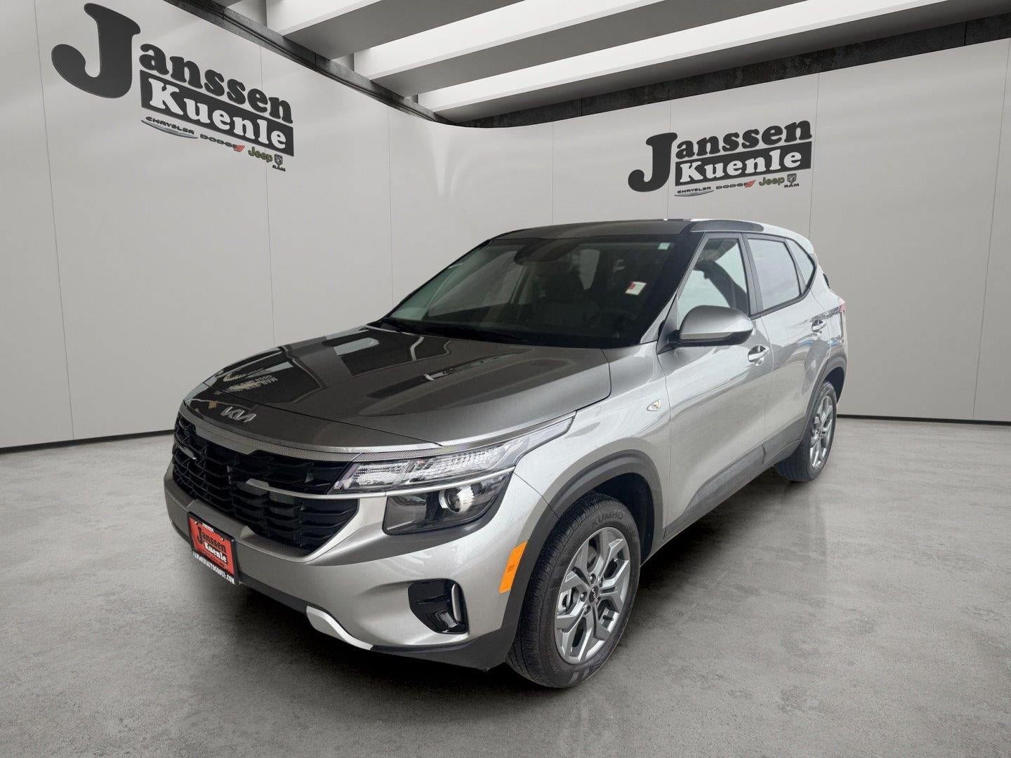 Used 2026 Kia Seltos LX AWD/4WD image 5