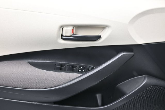 Used 2022 Toyota Corolla LE FWD image 7