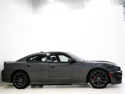 Used 2022 Dodge Charger Scat Pack w/ Harman/Kardon Audio Group RWD image 4
