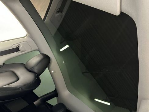 Used 2024 Tesla Model Y Performance image 38