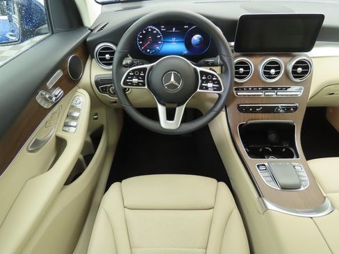 Certified 2022 Mercedes-Benz GLC 300 image 10