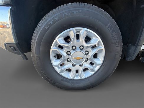 Used 2024 Chevrolet Silverado 2500 LTZ image 13