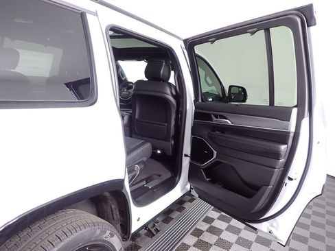 New 2026 Jeep Grand Wagoneer Limited AWD/4WD image 40