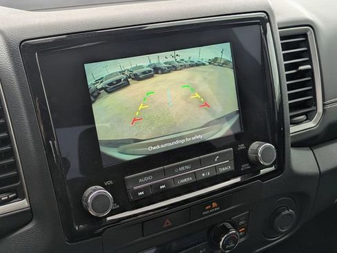 Used 2022 Nissan Frontier SV image 23