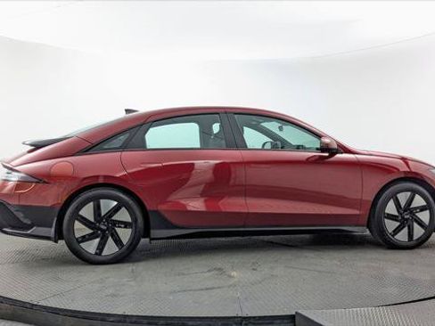 Used 2024 Hyundai Ioniq 6 SE RWD image 9