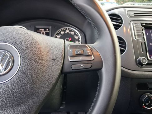 Used 2018 Volkswagen Tiguan Limited w/ Premium Package FWD image 20