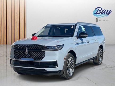 New 2025 Lincoln Navigator L Reserve image 1