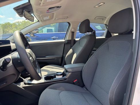 Used 2025 Kia K4 FWD image 5