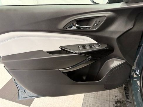 New 2026 Chevrolet Trax LT w/ LT Convenience Package FWD image 13
