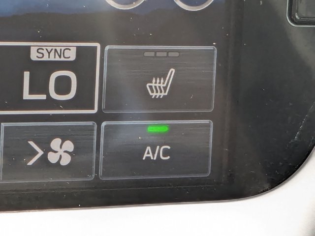 Used 2025 Subaru Outback Premium AWD/4WD image 22