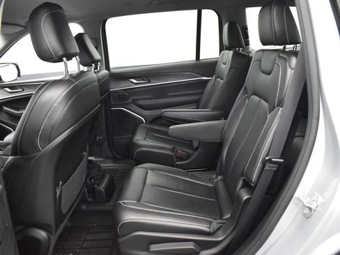 Used 2023 Jeep Grand Cherokee L Limited image 23