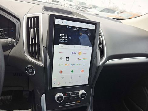 Used 2022 Ford Edge Titanium image 24