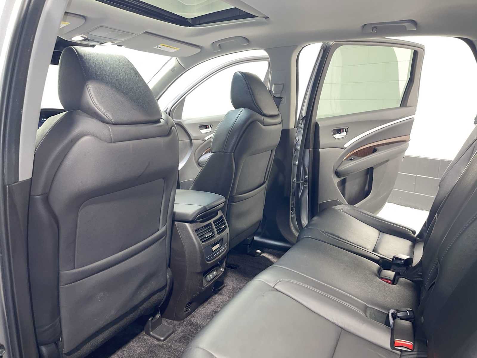 Used 2018 Acura MDX SH-AWD image 12