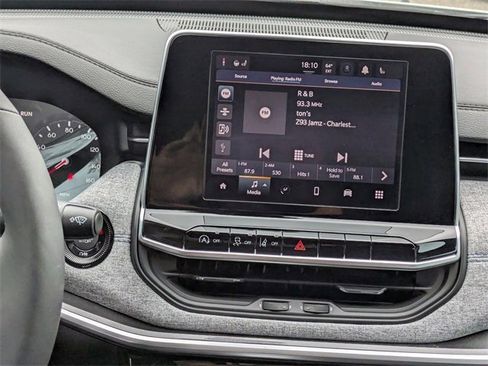 New 2026 Jeep Compass Latitude image 18