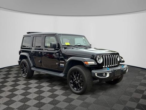 Used 2023 Jeep Wrangler Unlimited Sahara w/ Cold Weather Group AWD/4WD image 3