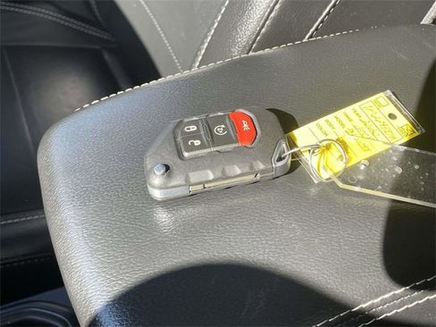 Used 2020 Jeep Gladiator Overland image 32