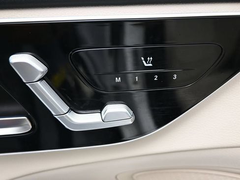 Used 2025 Mercedes-Benz C 300 Sedan image 12