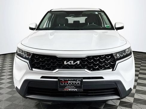 Used 2023 Kia Sorento LX FWD image 2