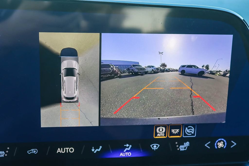 Used 2026 Chevrolet Equinox EV LT FWD image 22