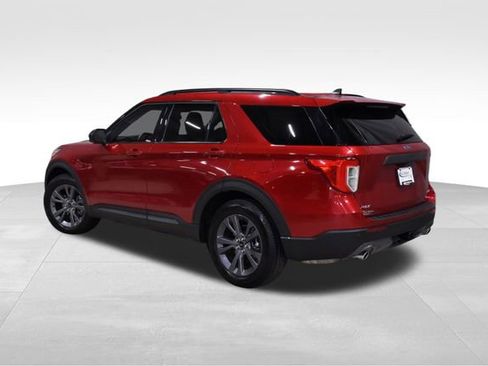 Used 2021 Ford Explorer XLT w/ Equipment Group 202A image 7