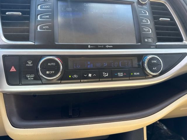 Used 2018 Toyota Highlander XLE FWD image 11