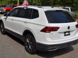 Used 2022 Volkswagen Tiguan SE image 6
