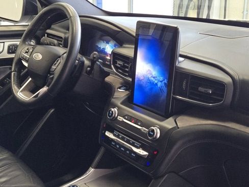 Used 2020 Ford Explorer Platinum w/ Premium Technology Package image 6