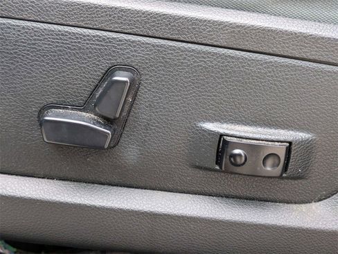 Used 2018 RAM 1500 Outdoorsman image 19