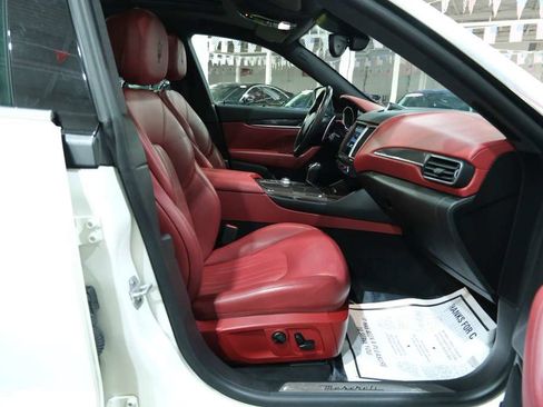 Used 2017 Maserati Levante S image 33