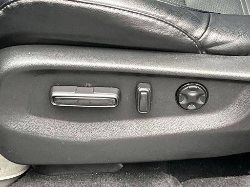 Used 2019 Honda CR-V Touring image 11