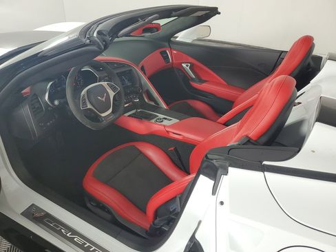 Used 2019 Chevrolet Corvette Z06 image 16