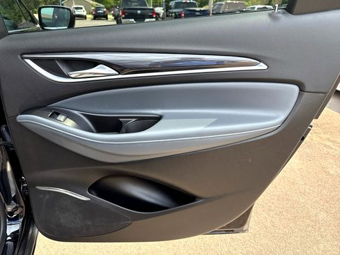 Used 2018 Buick Enclave Premium w/ Experience Buick Package image 27