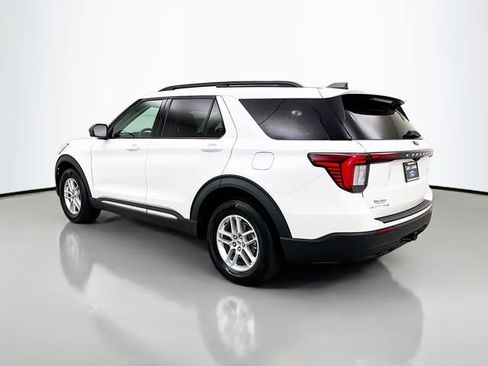 Used 2025 Ford Explorer Active image 5