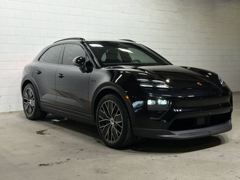 Certified 2026 Porsche Macan Electric RWD image 6