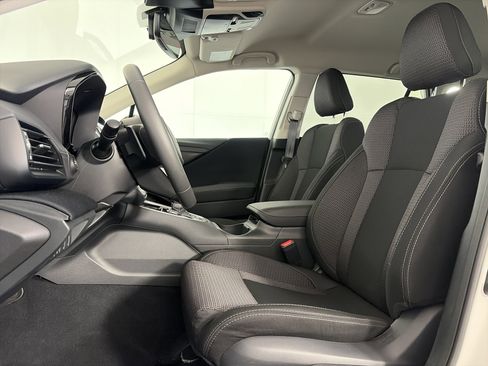 Used 2025 Subaru Outback Premium AWD/4WD image 6