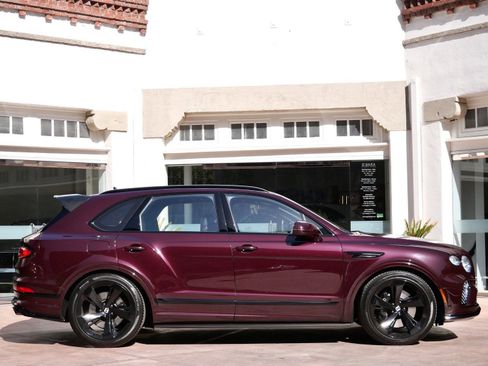 Used 2022 Bentley Bentayga image 5