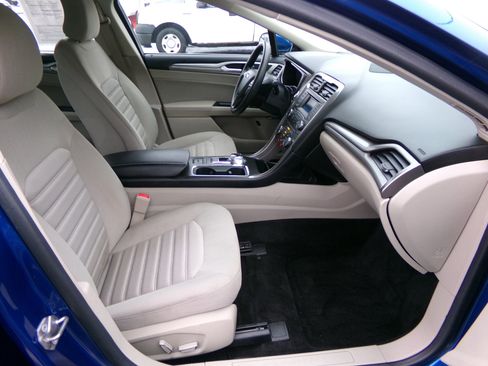 Used 2018 Ford Fusion SE image 26