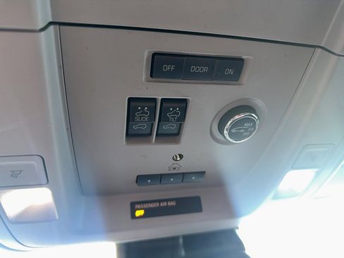 Used 2019 Chevrolet Suburban LT w/ LT Midnight Edition image 27